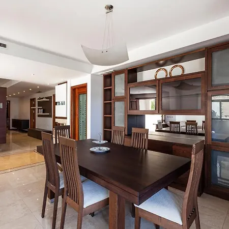Bungalow With Super Pool Area With Wifi & Ac By 360 Estates San Ġiljan